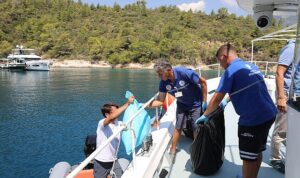mugla-buyuksehir-belediyesi-yaz-sezonunda-artan-deniz-trafigi-nedeniyle-ortaya-cikabilecek-kirliligi-onlemek-icin-YgFz8NNp.jpg