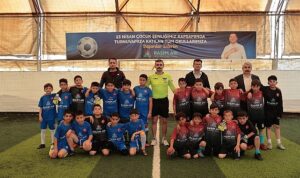 nevsehir-belediyesi-tarafindan-duzenlenen-ilkokullar-arasi-23-nisan-hali-saha-futbol-turnuvasi-ceyrek-final-MhVZ3HDc.jpg