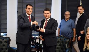 osmangazi-belediyesinde-devir-teslim-gerceklesti-S6mYi6yE.jpg
