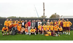 otelcilerden-galatasaray-kampina-ziyaret-QI6RGxHM.jpg