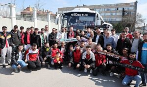 sivas-belediye-baskani-dr-adem-uzun-deplasmanda-oynanacak-trabzonspor-sivasspor-karsilasmasi-oncesi-kirmizi-beyazli-taraftarlari-n5kFcveX.jpg