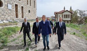 sivas-belediye-baskani-dr-adem-uzun-yapimi-devam-eden-kale-projesini-yerinde-inceleyerek-calismalar-I5tLwr6q.jpg