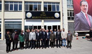 sivas-belediyesinin-girisinde-bulunan-tabela-degistirilerek-tc-ibaresi-eklendi-FesQScj7.jpg