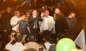 tutus-o-konusmayi-anlatti-izmiti-kazandik-QURPVy8c.jpg