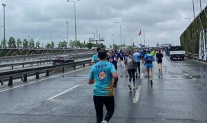 19-istanbul-yari-maratonu-bagis-kampanyasiyla-450-cocuk-nitelikli-egitim-destegine-kavustu-va2WB8u5.jpg