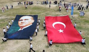 19-mayis-ataturku-anma-genclik-ve-spor-bayrami-burhaniyede-celenk-toreni-ve-kutlama-programi-L4fVcaxW.jpg