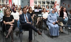 aile-hekimleri-once-soylesi-yapti-sonra-tarihte-yolculuga-cikti-ub2INSON.jpg