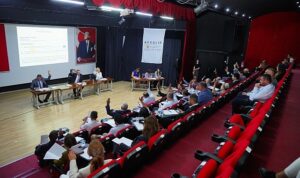 ayvalik-belediyesi-mayis-ayi-olagan-meclis-toplantisi-vural-sinemasi-nejat-uygur-sahnesinde-gerceklestirildi-can-8lr6amBB.jpg