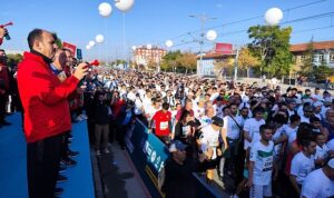 baskan-altay-tum-sporseverleri-konya-yari-maratonu-heyecanina-ortak-olmaya-davet-etti-Q8lSyhHd.jpg