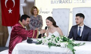 baskan-irfan-onal-ilk-nikahlarini-kiydi-V2lcPcGE.jpg
