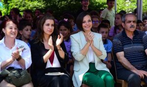 baskan-kinay-cocuklardan-soz-aldi-okumaktan-ve-yazmaktan-vazgecmeyin-xCkiPNKk.jpg