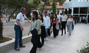 baskan-topaloglundan-ogrencilere-motivasyon-yemegi-wHP78Vl3.jpg