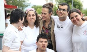 baskan-unsal-engelleri-sevgiyle-asacagiz-U5tevtym.jpg