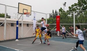 basketbolcular-gaziemirde-kiyasiya-yaristi-TtDSuQdY.jpg