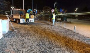 buyuksehir-gece-gunduz-demeden-calisiyor-yol-bakim-timi-gece-gec-saatlerde-de-yollarda-tUuiLzn8.jpg