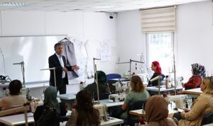 cankaya-belediyesi-kadinlara-e-ticaret-egitimi-destegi-de-veriyor-gI7cMi7j.jpg