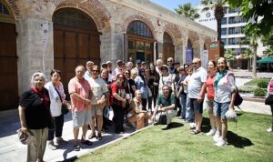 cesme-belediye-baskani-lal-denizli-cocuklarimizin-ve-genclerimizin-tarih-bilincini-gelistirmeyi-hedefliyoruz-dedi-QDlcsBDJ.jpg