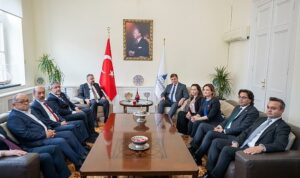 chp-ege-bolgesi-il-baskanlarindan-baskan-tugaya-tebrik-ziyareti-baskan-tugay-bizler-cumhuriyeti-kuran-YJcb63rp.jpg