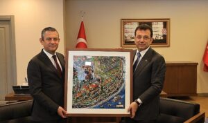 chp-genel-baskani-ozgur-ozel-ucuncu-kez-ibb-baskani-secilen-ekrem-imamogluna-tebrik-ziyaretinde-gDj3LiS2.jpg