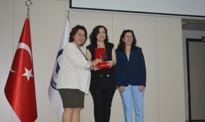 dunya-hemsireler-gunu-eude-dolu-dolu-kutlandi-lrjtpRGK.jpg