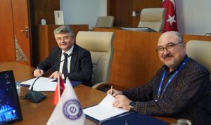 ege-universitesi-ile-akzonobel-kemipol-arasinda-is-birligi-protokolu-imzalandi-HrSGfZe9.jpg