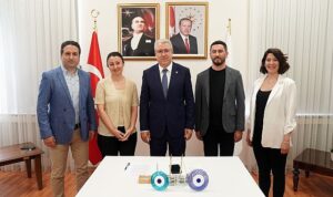 egeli-bilim-ekibi-isil-stresi-azaltan-ve-nefes-alabilen-akilli-giysiler-gelistirecek-TYgRJDR3.jpg
