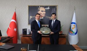 ekrem-imamoglu-avcilar-belediye-baskani-utku-caner-caykaraya-tebrik-ziyaretinde-bulundu-CUFO7F8m.jpg