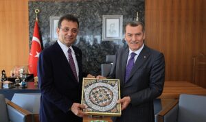 ekrem-imamoglu-zeytinburnu-belediye-baskani-omer-arisoya-tebrik-ziyaretinde-bulundu-zBRejvLb.jpg