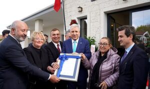 eu-cesme-turizm-fakultesine-rekor-bagisla-ogrenci-yurdu-1D1t98vD.jpg
