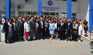 eude-eczacilik-egitiminin-185-yil-donumu-kutlandi-PWkrxTzP.jpg