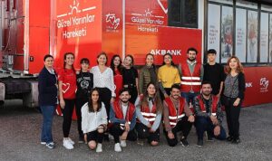 genclerin-her-adiminda-akbank-yanlarinda-f3QRJGm4.jpg