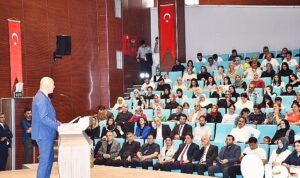 harran-universitesinde-eczacilik-fakultesi-ogrencileri-beyaz-onluklerini-giydi-VAkHbzb7.jpg