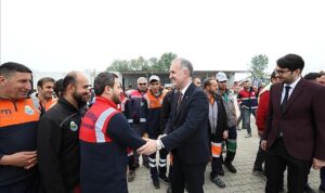 inegol-belediye-baskani-alper-taban-tum-calisanlarimiza-emek-ve-gayretleri-icin-tesekkur-ediyorum-3NSk2j39.jpg