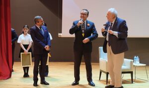 irfan-degirmencinin-moderatorlugunde-prof-dr-ilber-ortayli-losevde-tarihe-yolculuk-cumhuriyetin-100-yili-soylesisi-ptsp9lrY.jpg