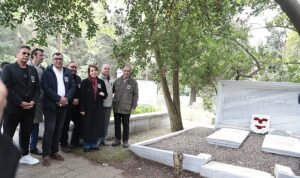 istanbul-buyuksehir-belediyesi-sehir-tiyatrolari-kurucusu-oyuncu-yazar-cevirmen-tiyatro-ve-sinema-yonetmeni-muhsin-SqW9eEK9.jpg