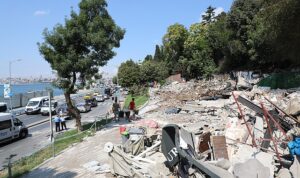 istanbul-buyuksehir-belediyesinin-ibb-uskudardaki-kacak-yapilarla-mucadelesini-mahkeme-bir-kez-daha-hakli-buldu-xhPOpNJM.jpg