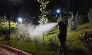 kecioren-belediyesi-ilce-genelinde-hasere-ve-sineklere-karsi-gece-gunduz-ilaclama-calismasi-yurutuyor-SeSwRaB3.jpg