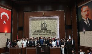 kecioren-belediyesi-meclisinde-duzenlenen-ozel-oturumla-meclis-faaliyetleri-genclere-devredildi-f77UtlQn.jpg