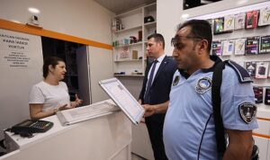 konak-zabitasindan-ruhsat-ve-kaldirim-isgaline-siki-denetim-cmCvkbyW.jpg