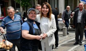 malkara-belediye-baskani-nergiz-karaagacli-ozturk-anneler-gunu-etkinlikleri-cercevesinde-sehitlik-caddesinde-duzenlenen-kadin-vlLEVcD5.jpg