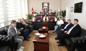 malkara-belediyesi-tum-bel-sen-mayis-2024-persembe-gunu-baskanlik-makaminda-toplu-is-sozlesmesinin-imza-Usqd6ZnP.jpg