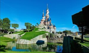 masallar-diyari-disneylandi-kesfetmek-icin-acele-et-qcyNi71Z.jpg