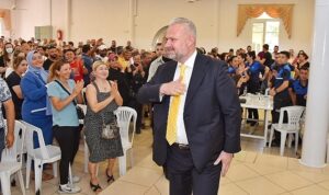 menemen-belediye-baskani-aydin-pehlivan-1-mayis-emek-ve-dayanisma-gununu-yayinladigi-mesajla-kutladi-DmaxzTsx.jpg