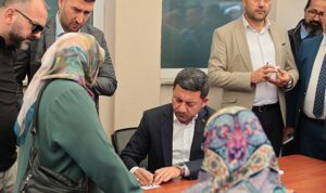 nevsehir-belediye-baskani-rasim-arinin-goreve-gelmesinin-ardindan-uygulamaya-baslattigi-mobil-baskanlik-ofisi-ile-hdXFKSBA.jpg