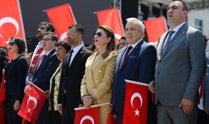 niluferde-19-mayis-kutlamalari-celenk-toreniyle-basladi-u9jj5xqZ.jpg