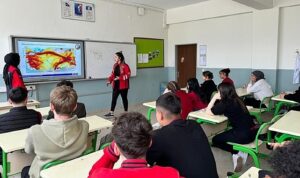 ogrencilere-dogal-afet-farkindaligi-egitimi-verildi-ZyNOZjSJ.jpg
