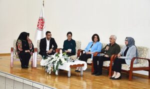 otizm-farkindaligini-artirma-adina-harran-universitesinden-guclu-bir-adim-otizm-paneli-BtQBEz5g.jpg
