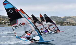 turkiye-windsurf-ligi-sampiyonasi-1-etap-foca-wind-fast-yarislari-2-5-mayis-tarihlerinde-gerceklestirildi-NgnFSgnJ.jpg