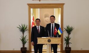 ukrayna-antalya-konsolosu-oleksandr-voronin-mugla-buyuksehir-belediye-baskani-ahmet-arasi-ziyaret-etti-BRiVUBrJ.jpg