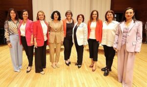 zmirin-8-kadin-belediye-baskani-medyascope-haber-muduru-goksel-goksunun-sorularini-yanitladi-pEAqB2nE.jpg